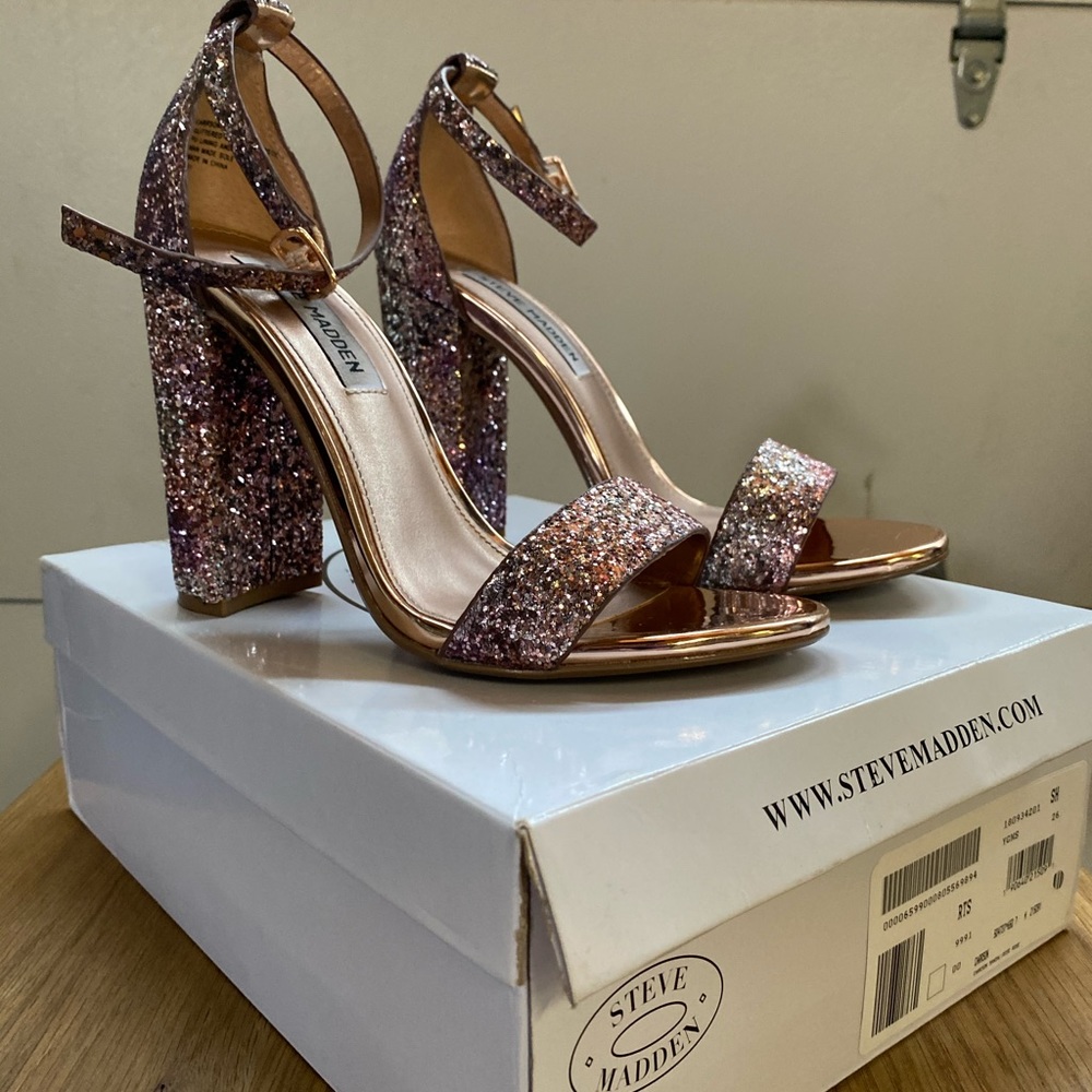 Steve Madden Carson Sandal in Rose Glitter